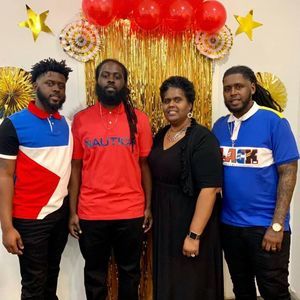 Meet your Posher, Domoo